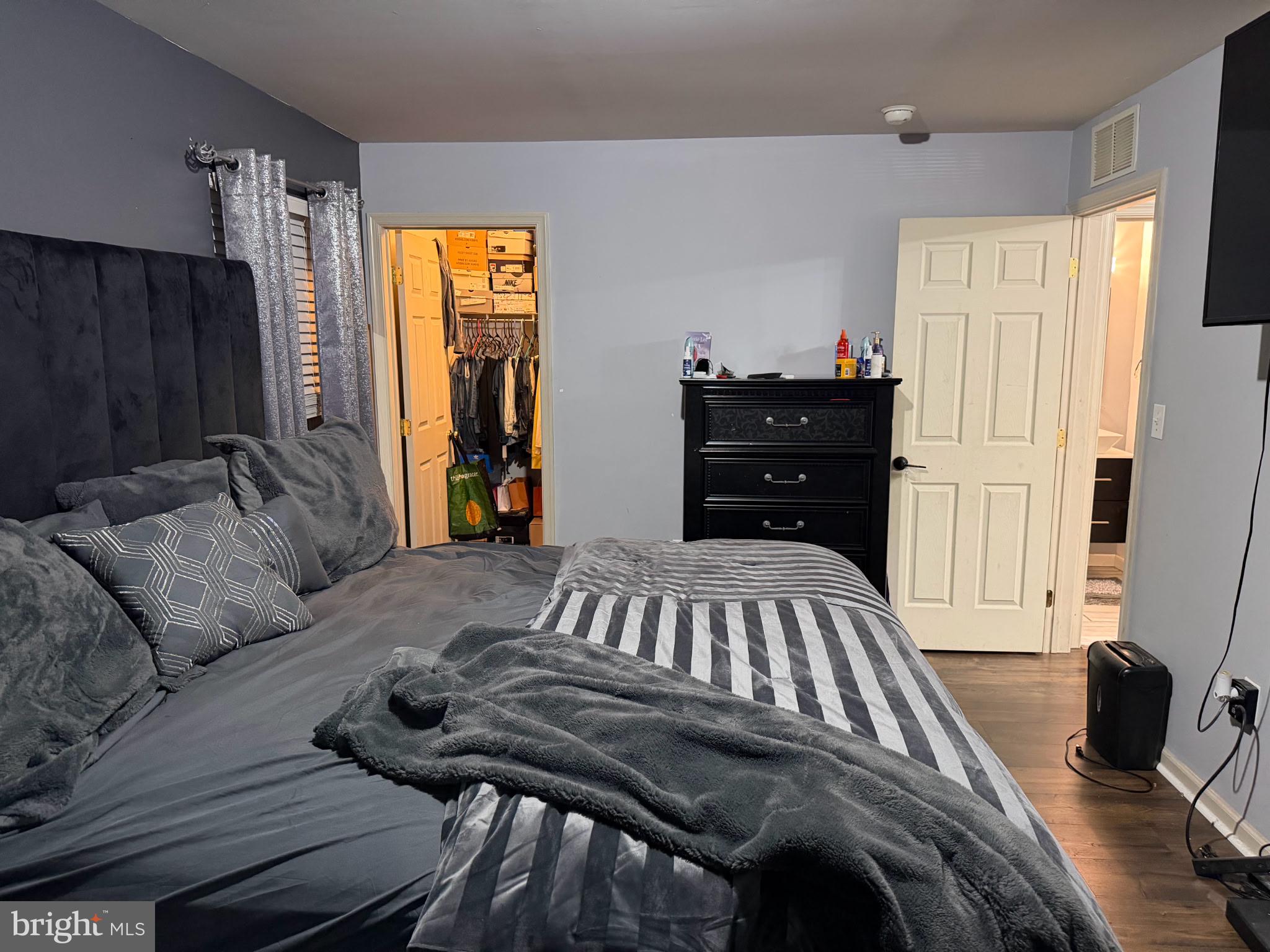 SHARSWOOD - Residential