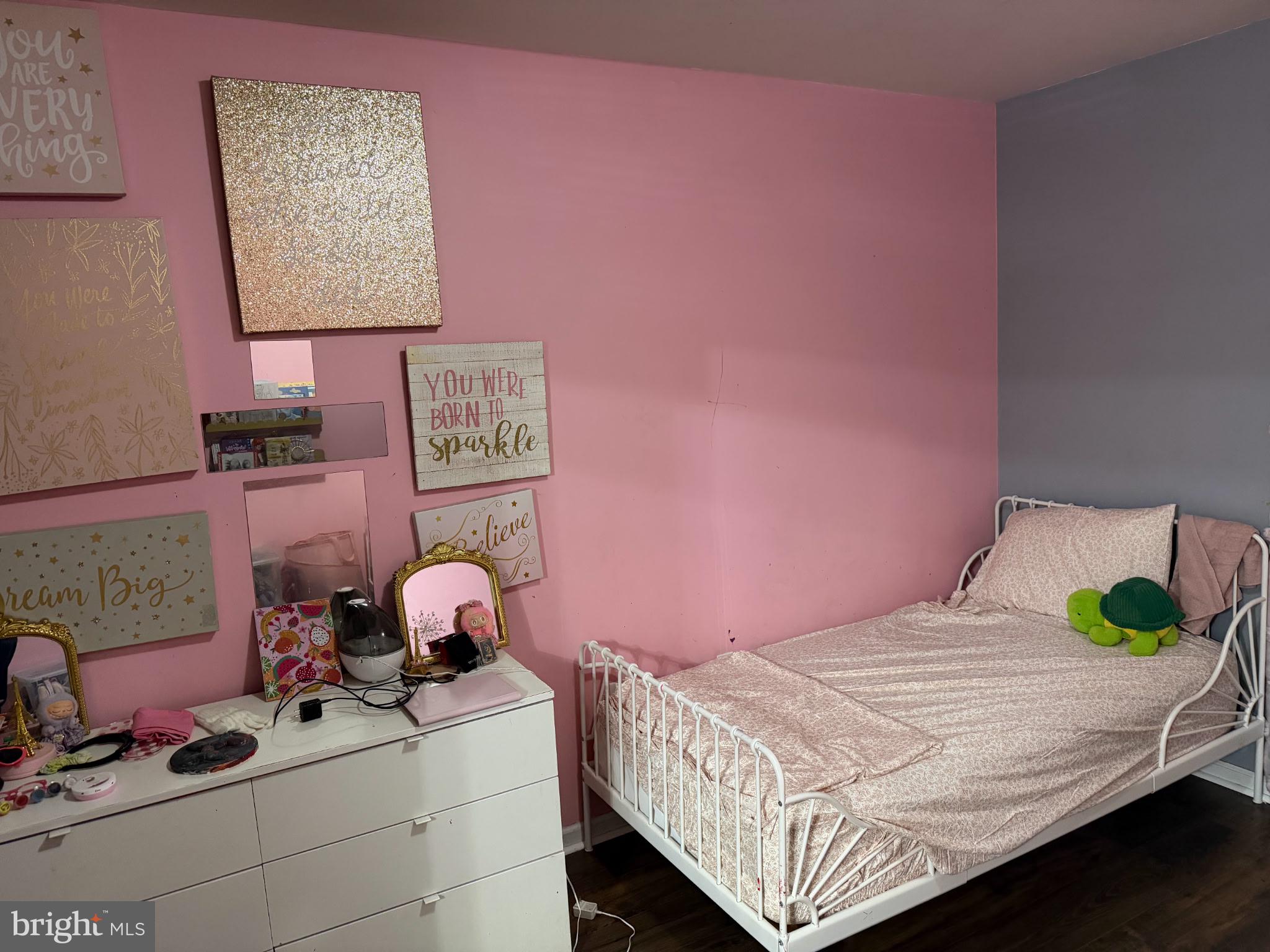 SHARSWOOD - Residential