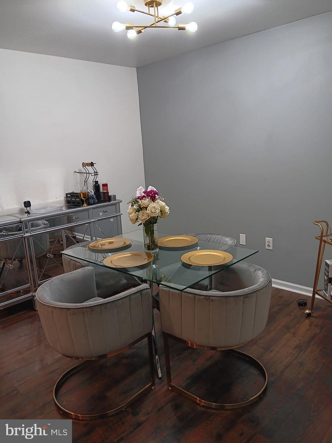 SHARSWOOD - Residential