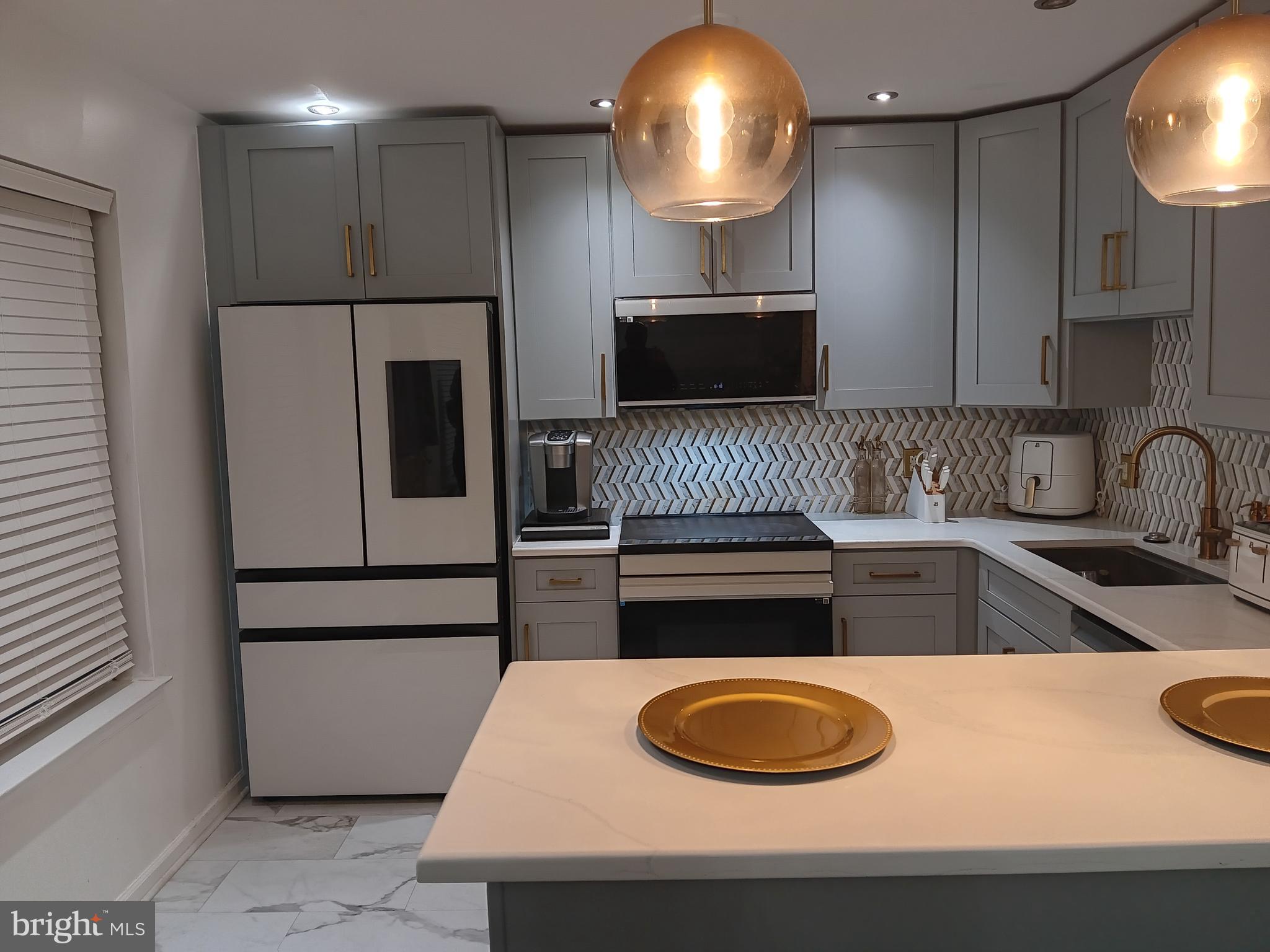 SHARSWOOD - Residential