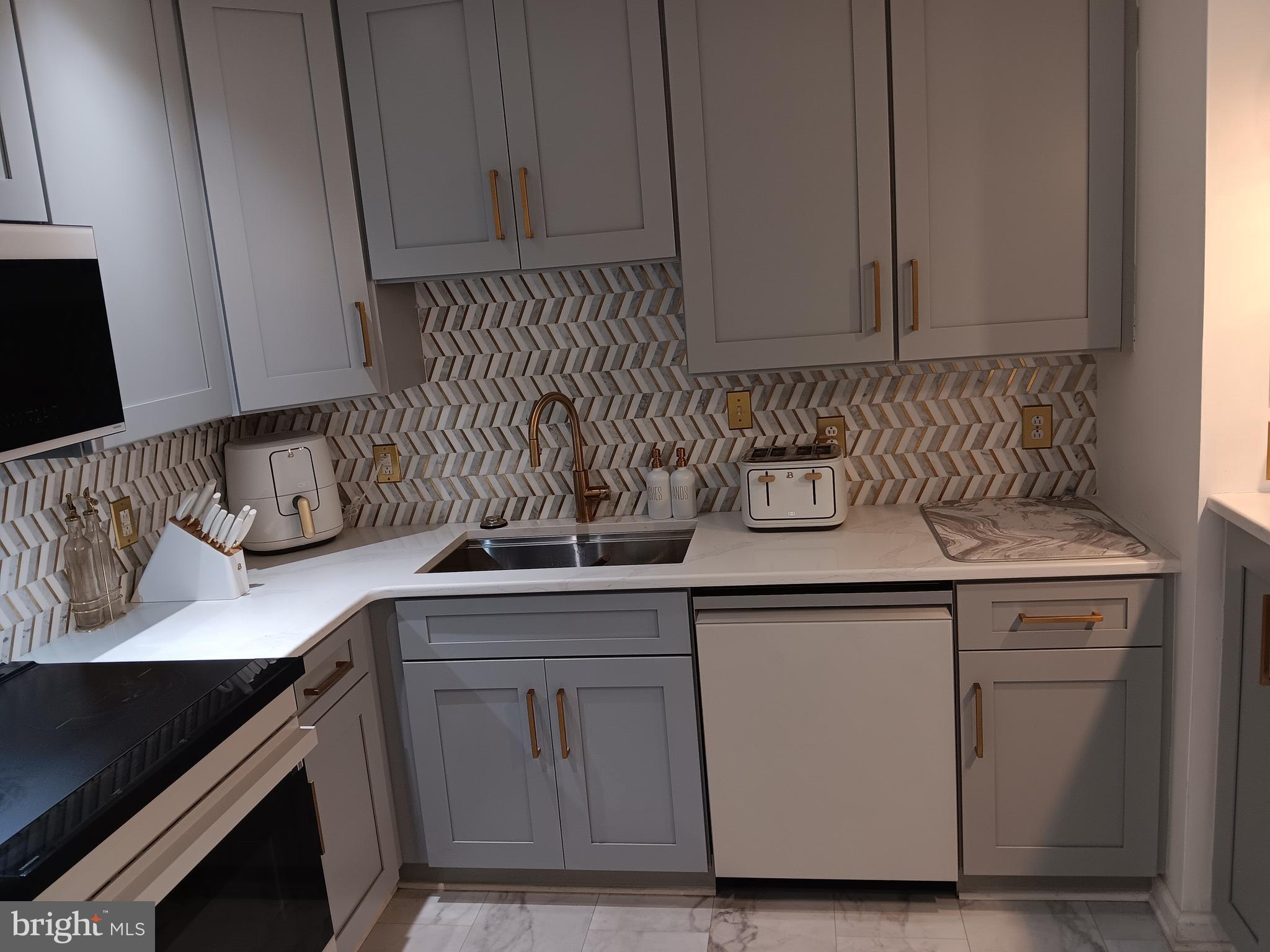 SHARSWOOD - Residential