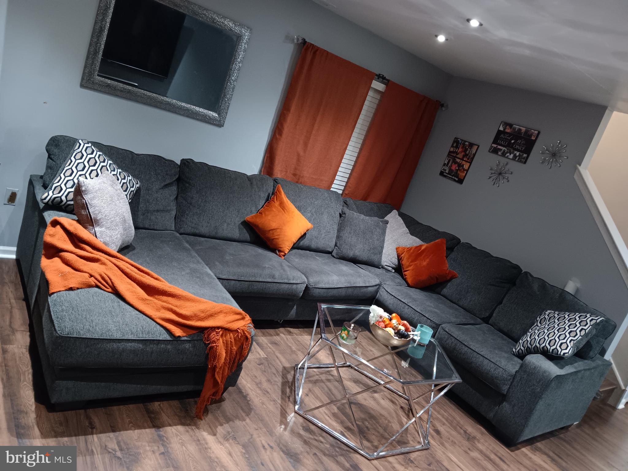 SHARSWOOD - Residential