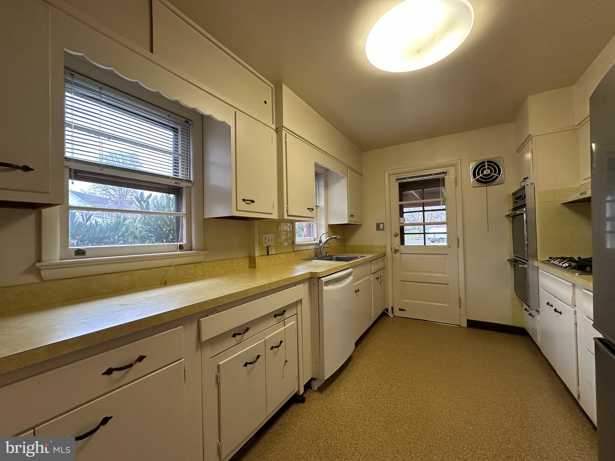 EL NIDO ESTATES - Residential Lease