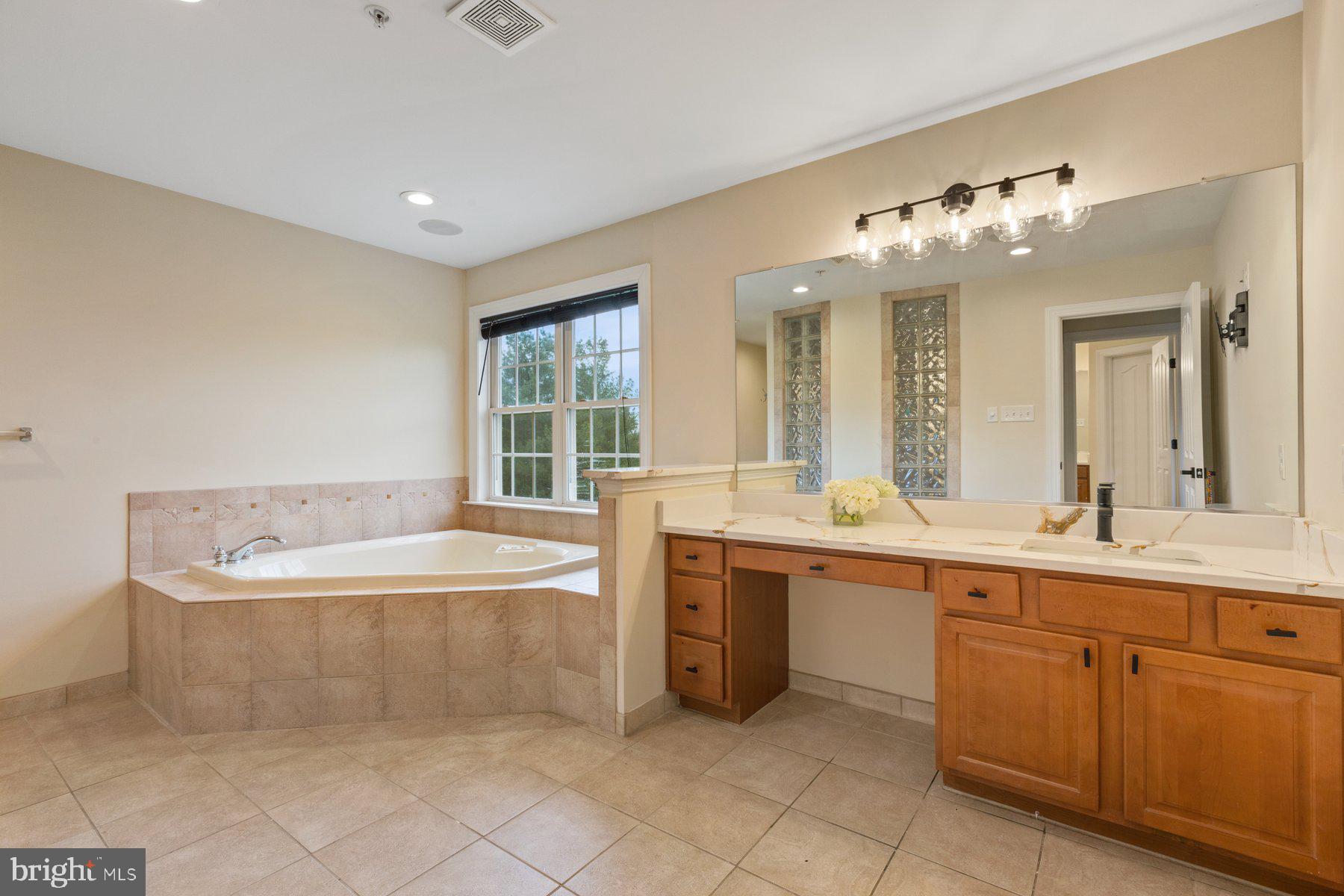 FAIRWOOD - Residential