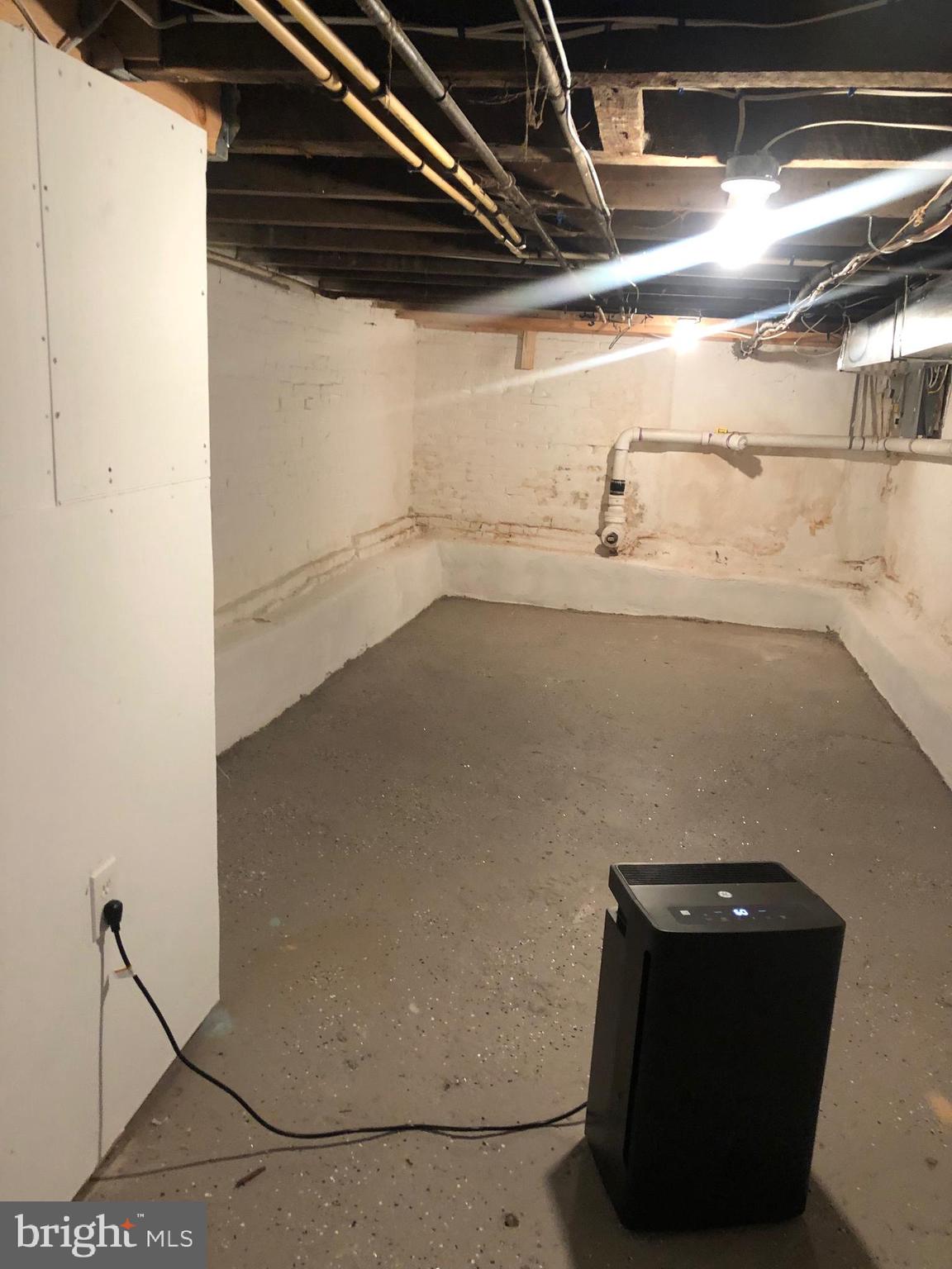 BROADWAY EAST - Residential Lease