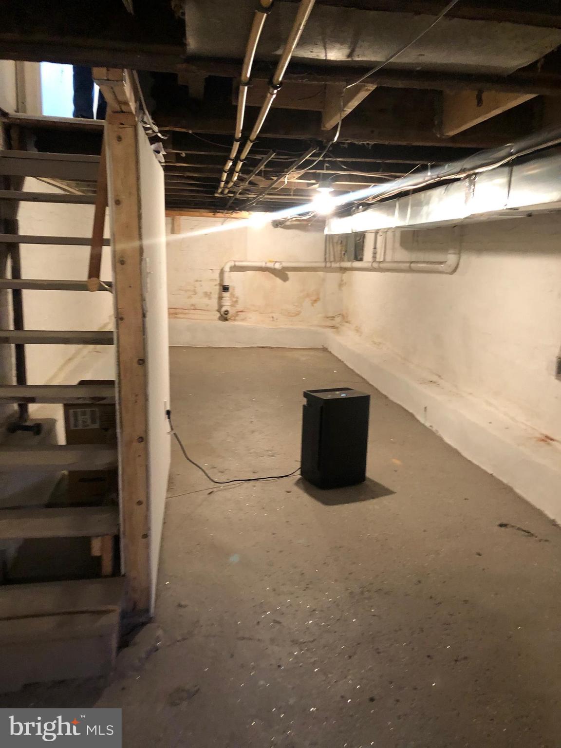 BROADWAY EAST - Residential Lease