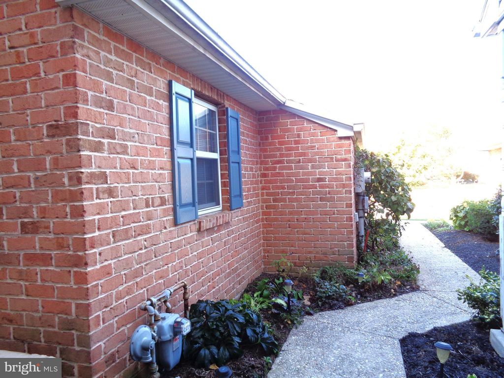 Photo of 118 Langley Square, Lancaster, PA 17603 (MLS # PALA2042530)