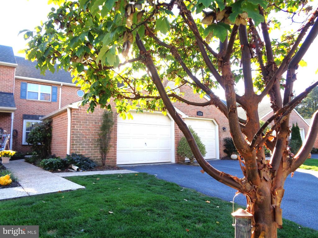 Photo of 118 Langley Square, Lancaster, PA 17603 (MLS # PALA2042530)