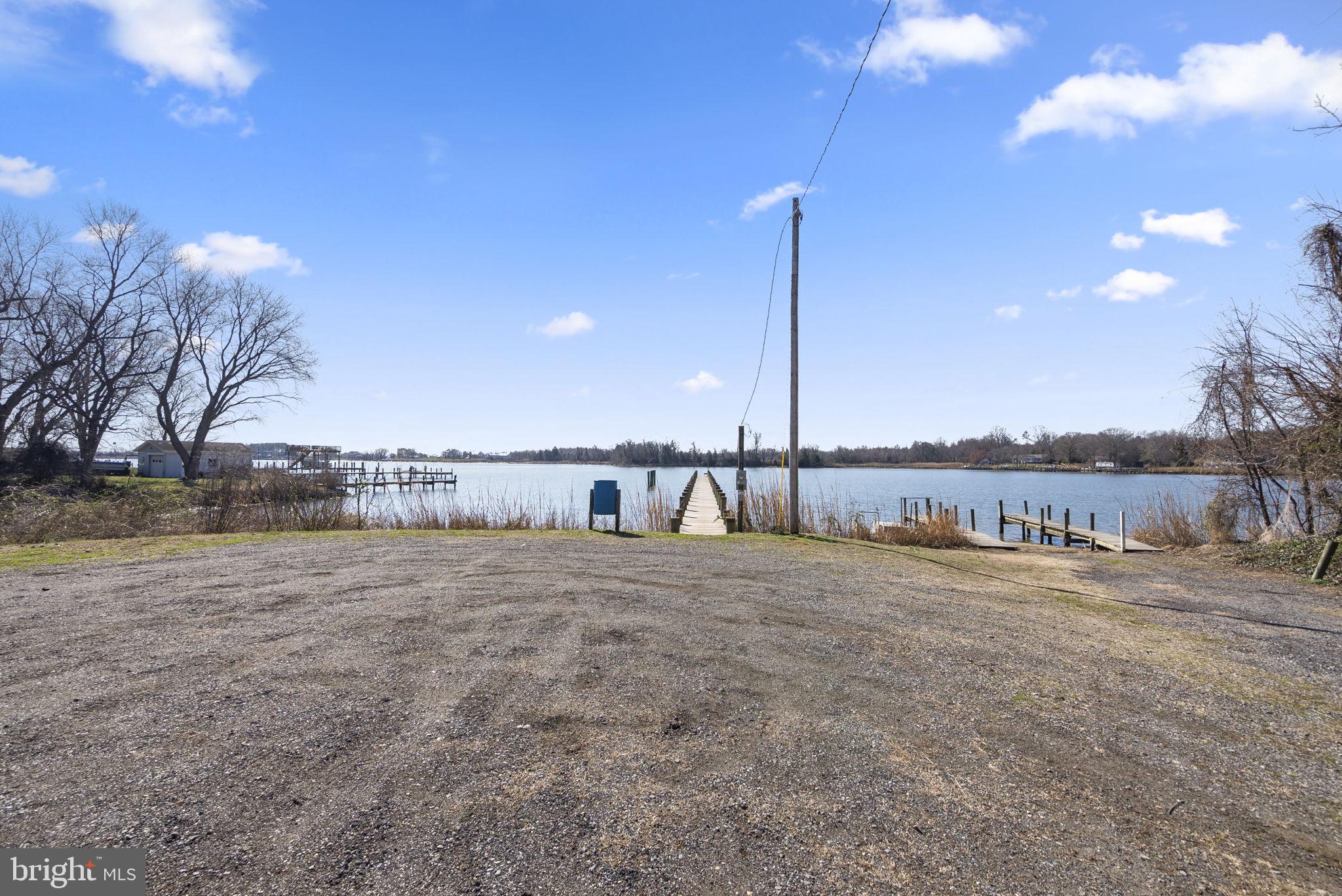 GOLDEN BEACH - Residential