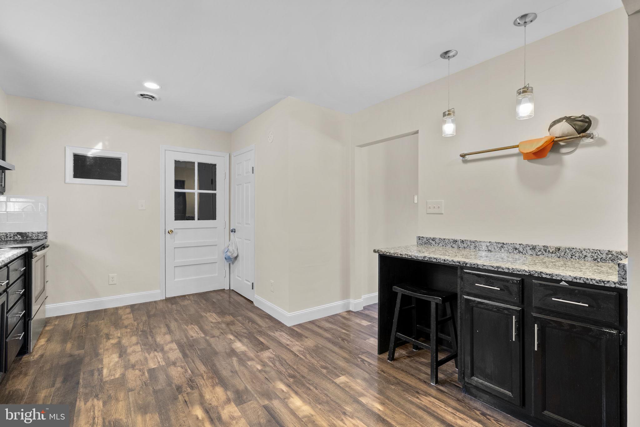 GOLDEN BEACH - Residential