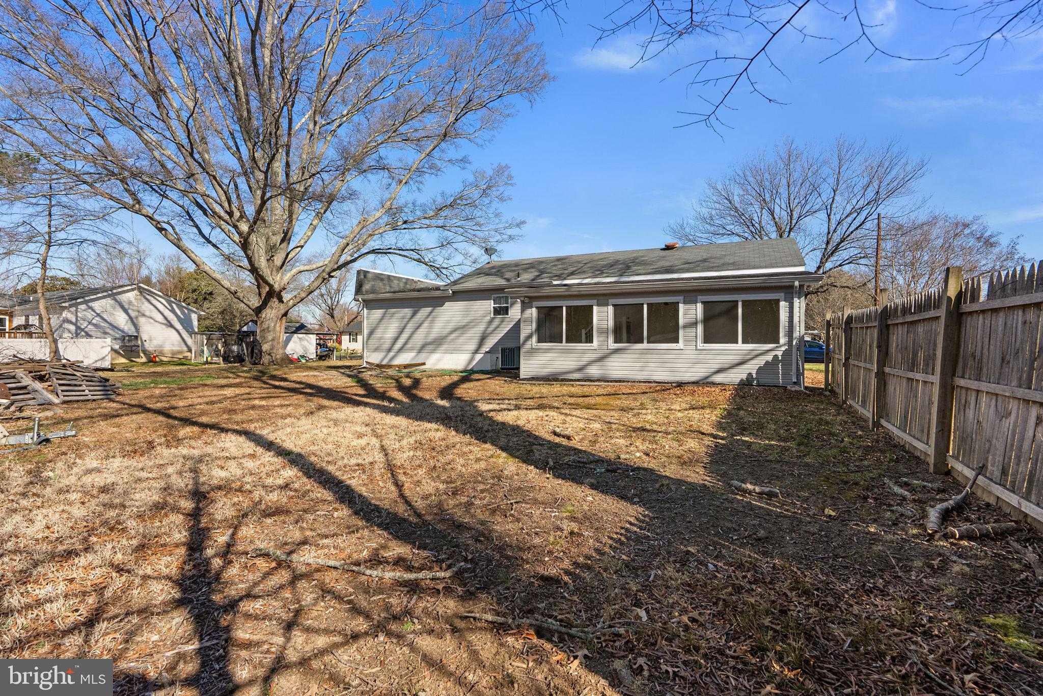 GOLDEN BEACH - Residential