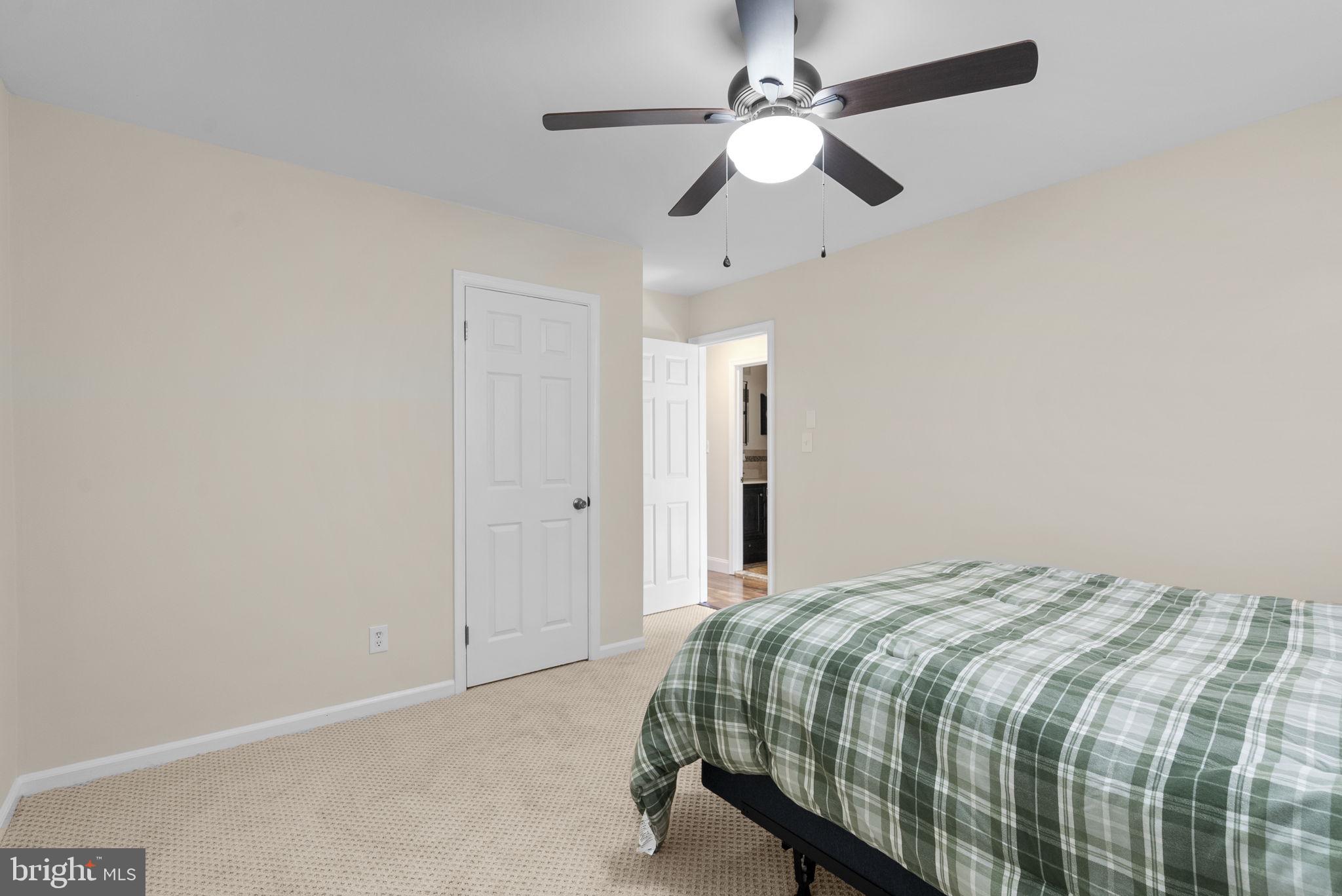 GOLDEN BEACH - Residential