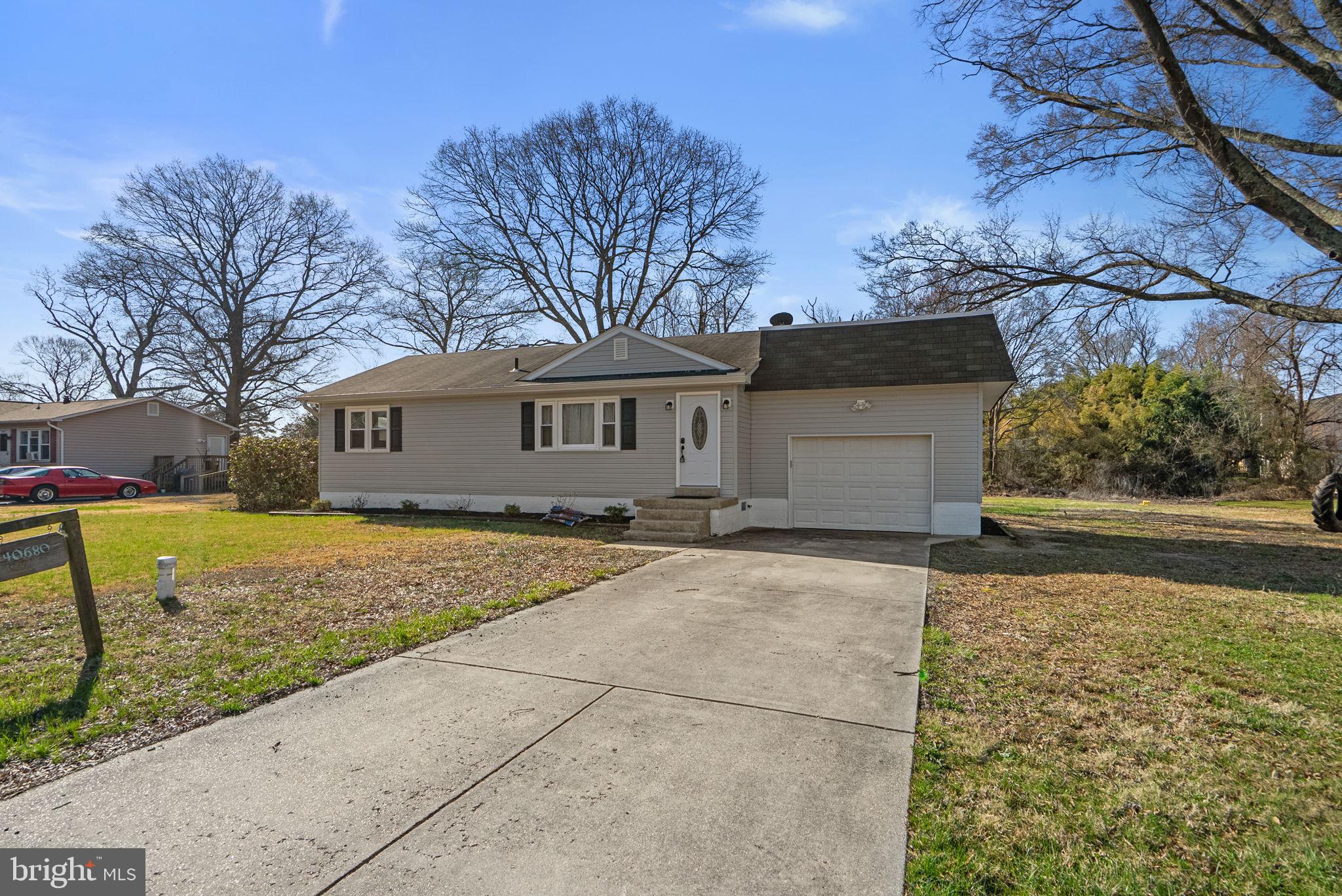 GOLDEN BEACH - Residential