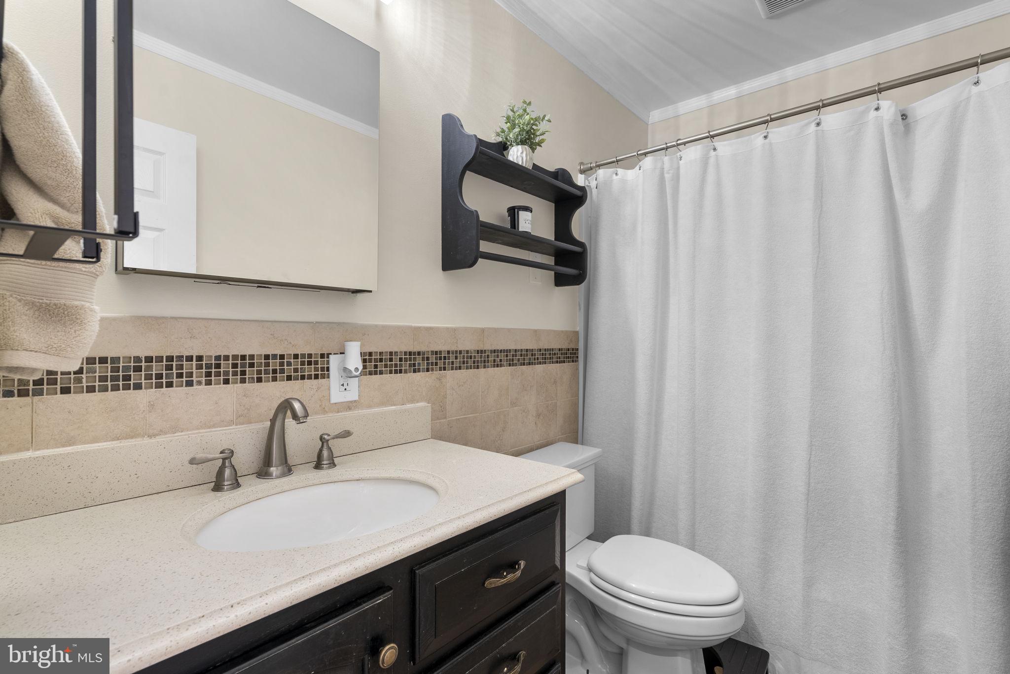 GOLDEN BEACH - Residential