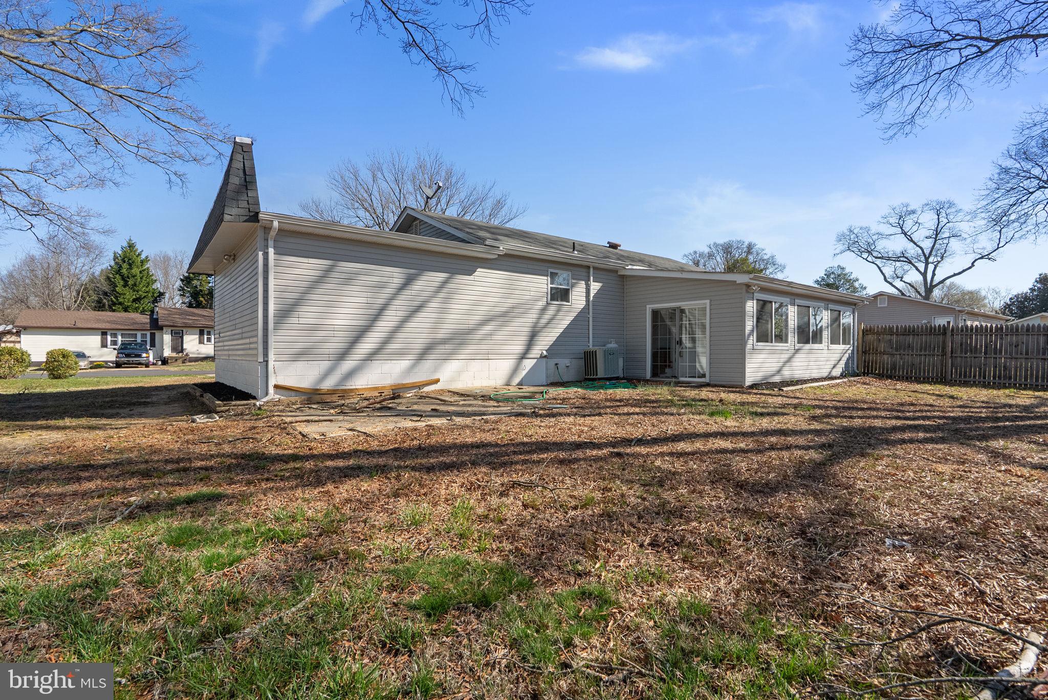 GOLDEN BEACH - Residential