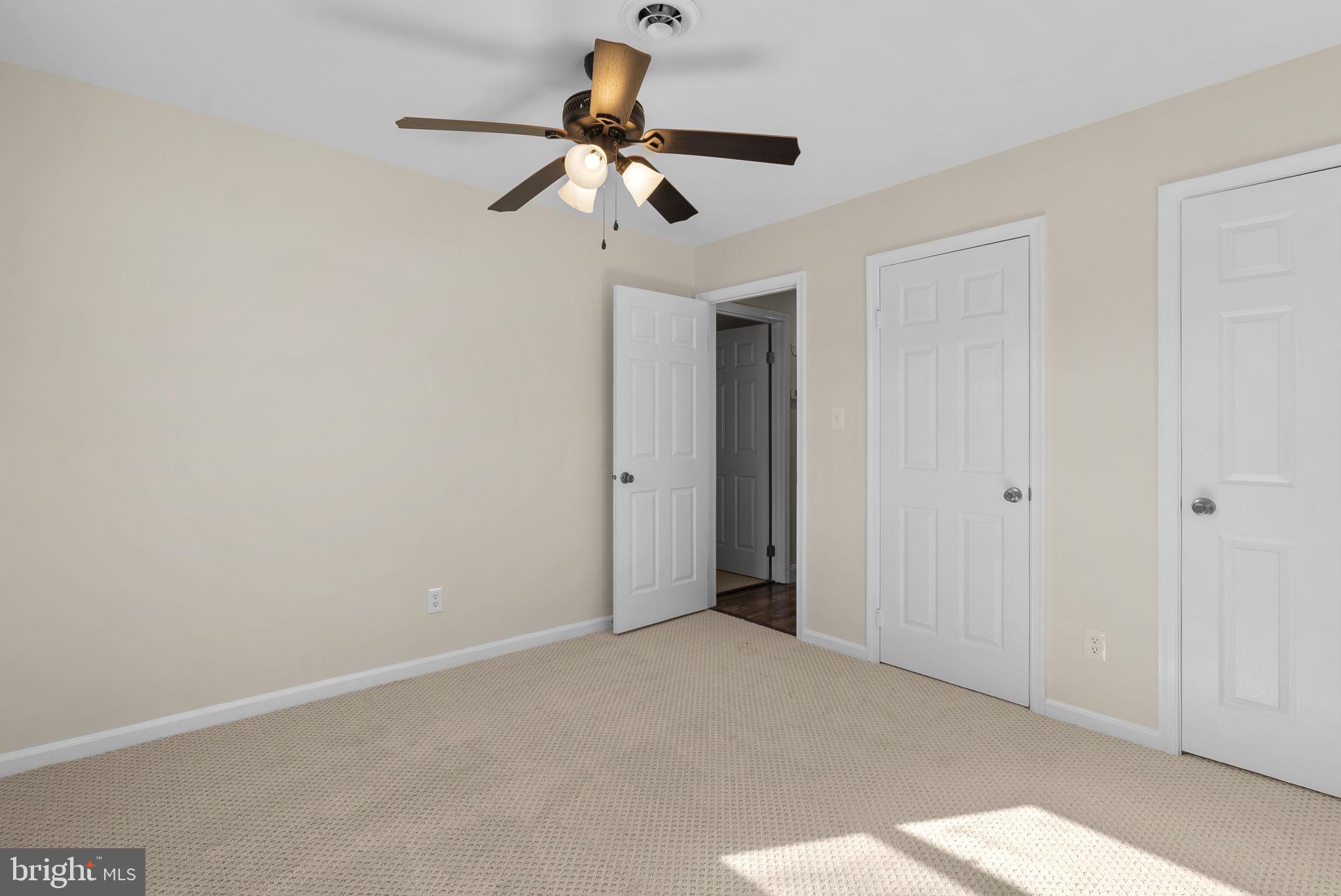 GOLDEN BEACH - Residential