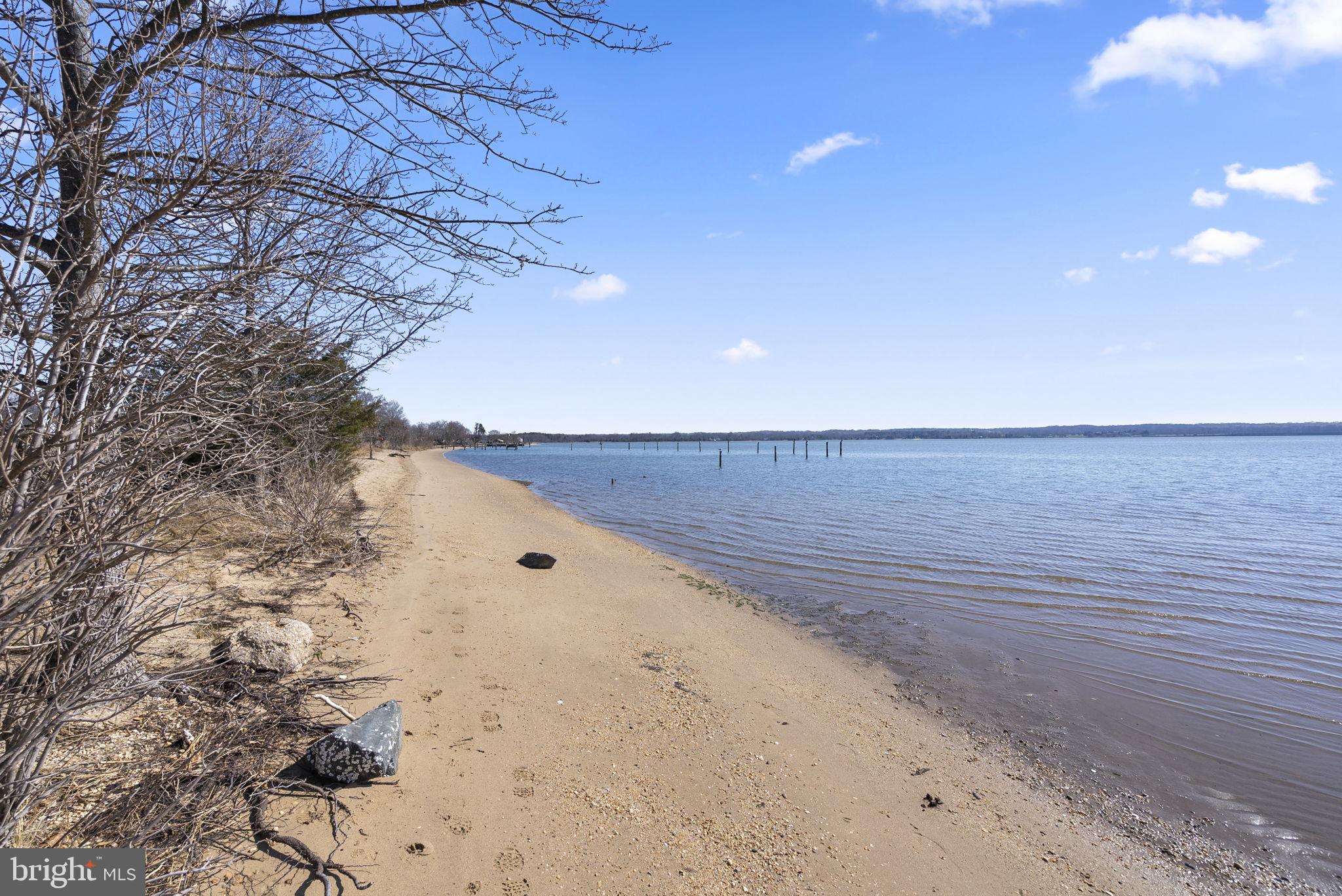 GOLDEN BEACH - Residential