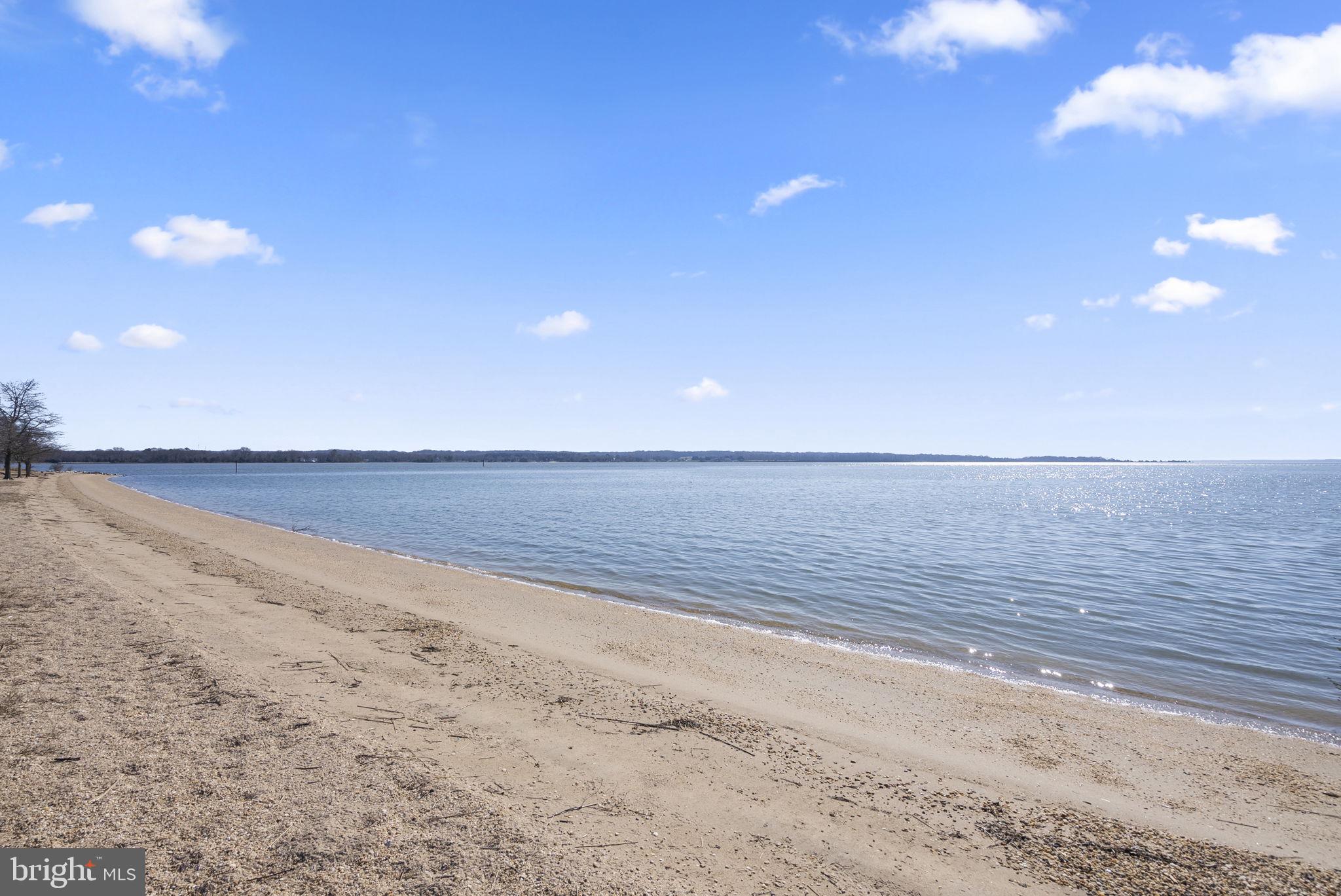 GOLDEN BEACH - Residential