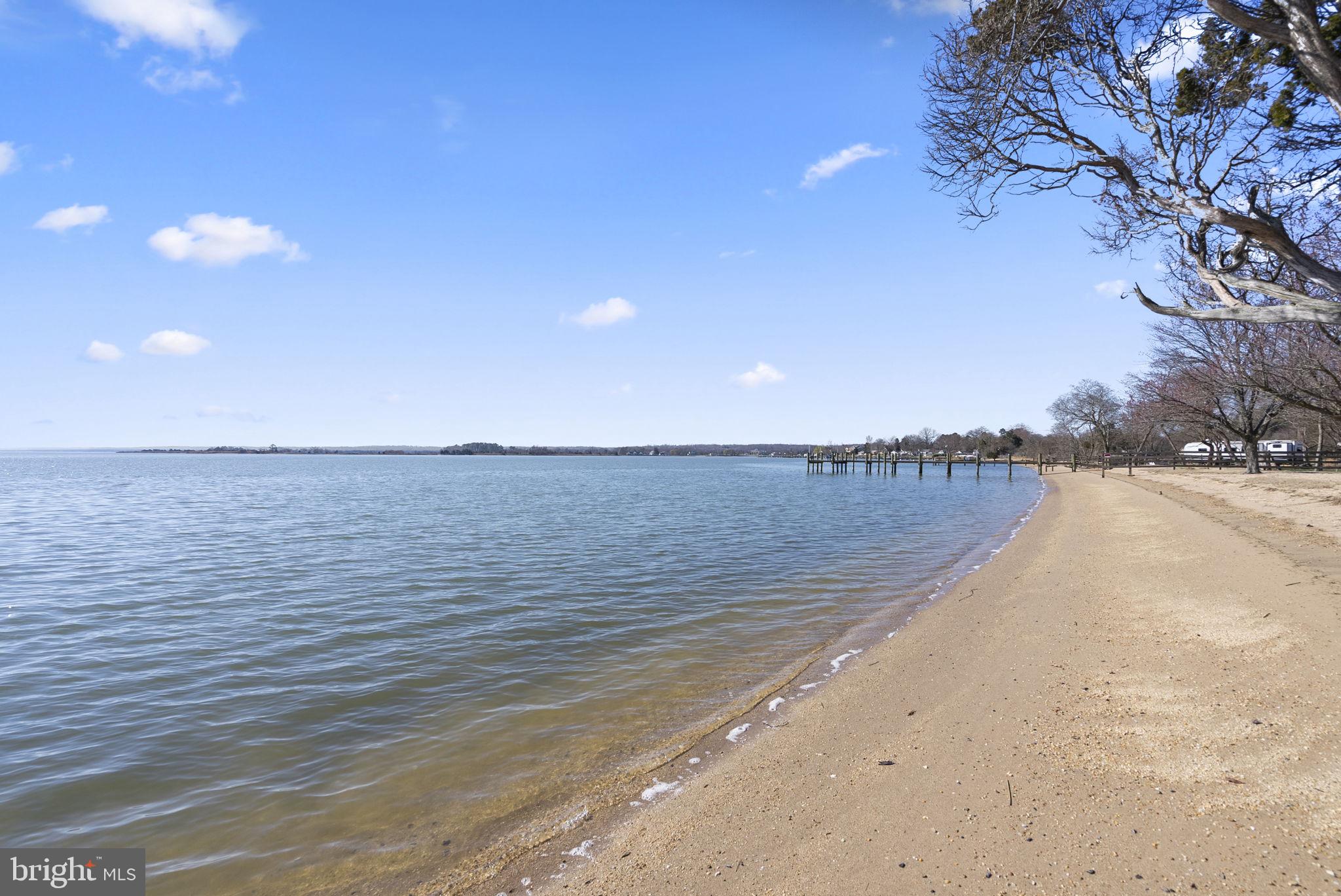 GOLDEN BEACH - Residential