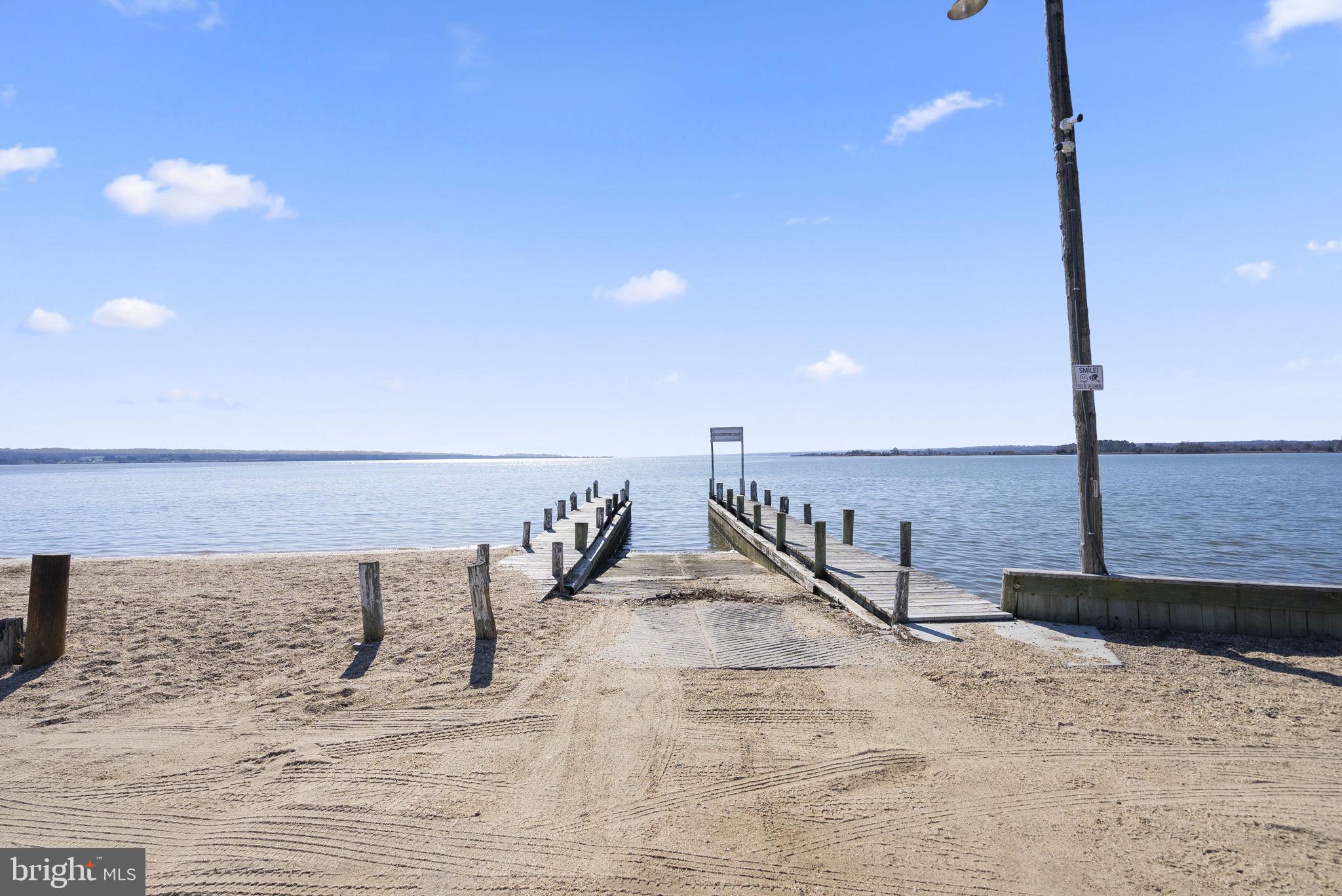 GOLDEN BEACH - Residential