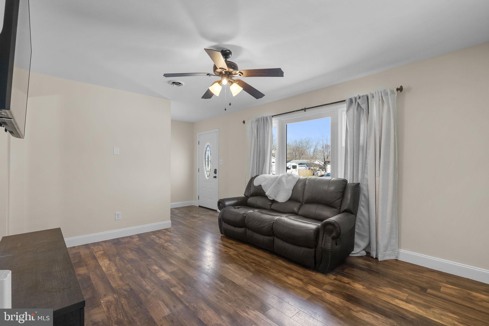 GOLDEN BEACH - Residential