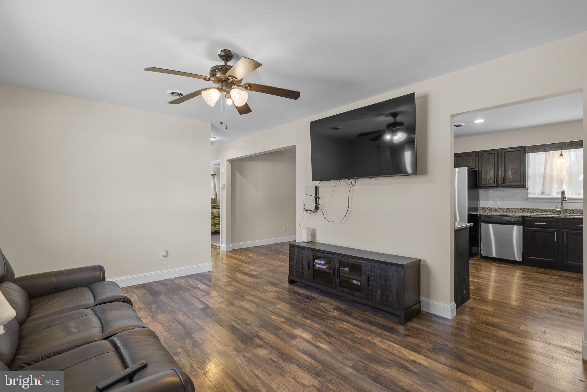 GOLDEN BEACH - Residential