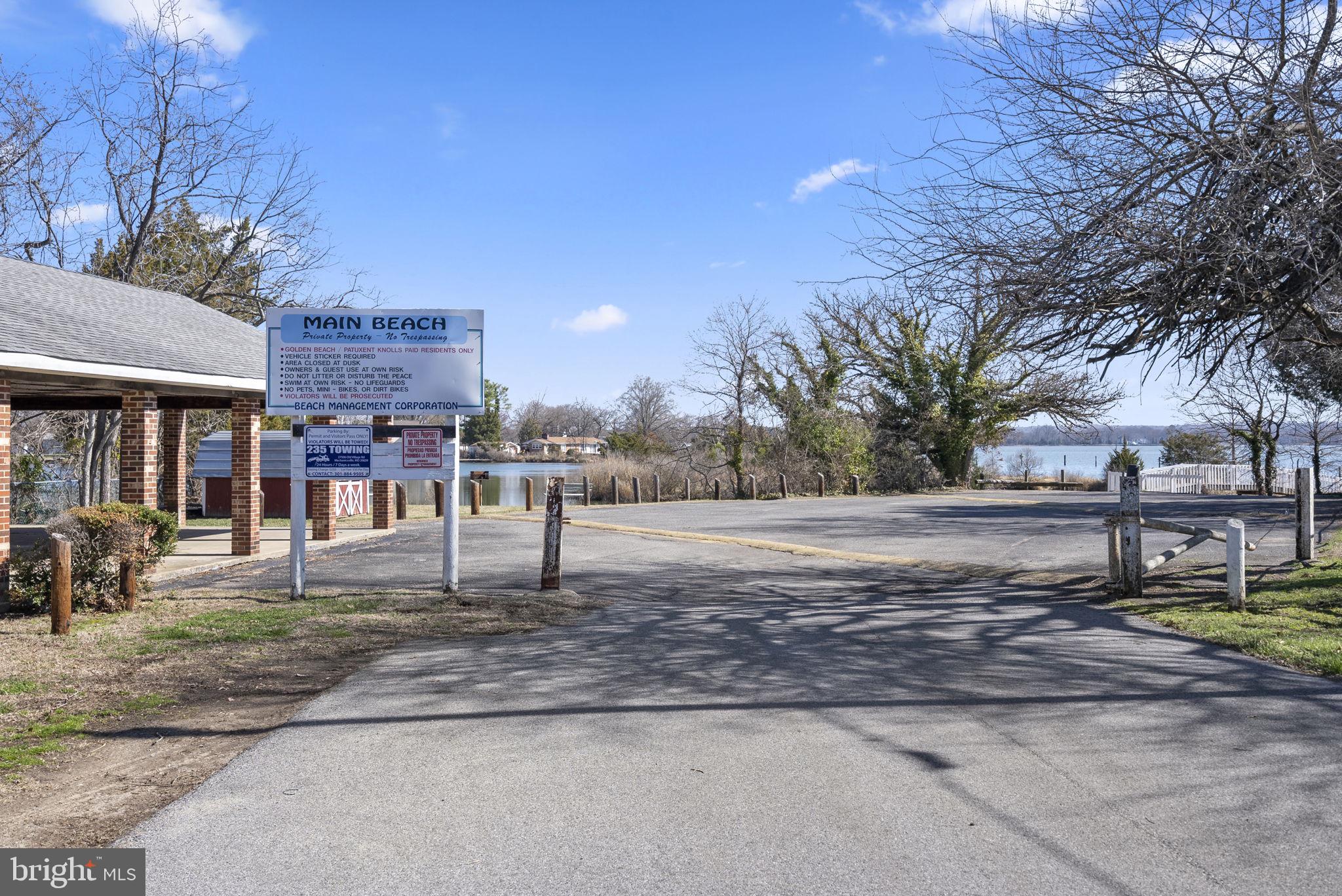 GOLDEN BEACH - Residential
