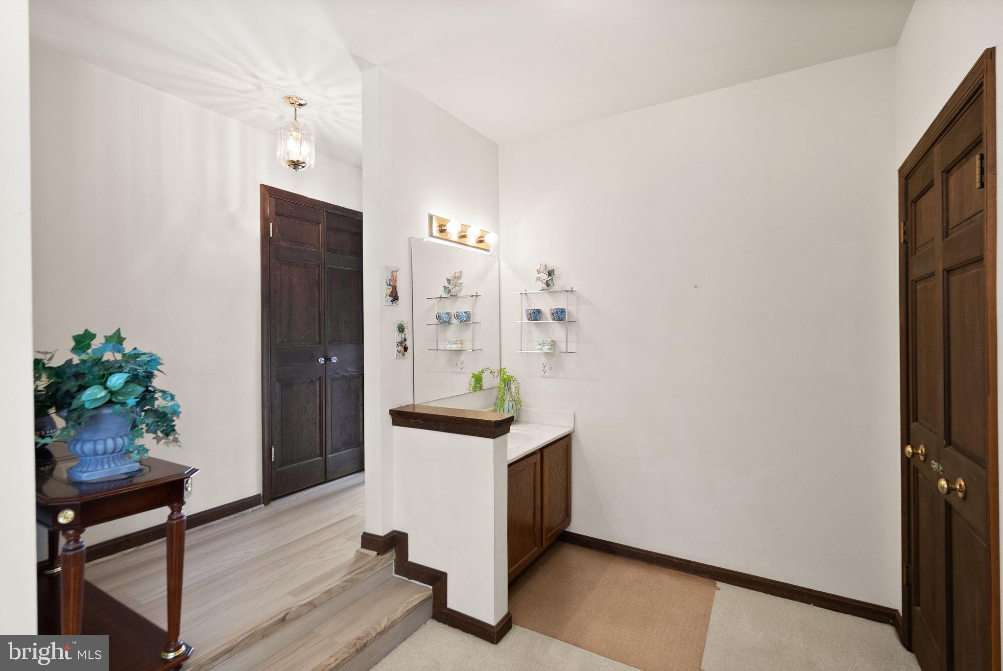 LAKE FAIRFAX PARK ESTATE - Residential