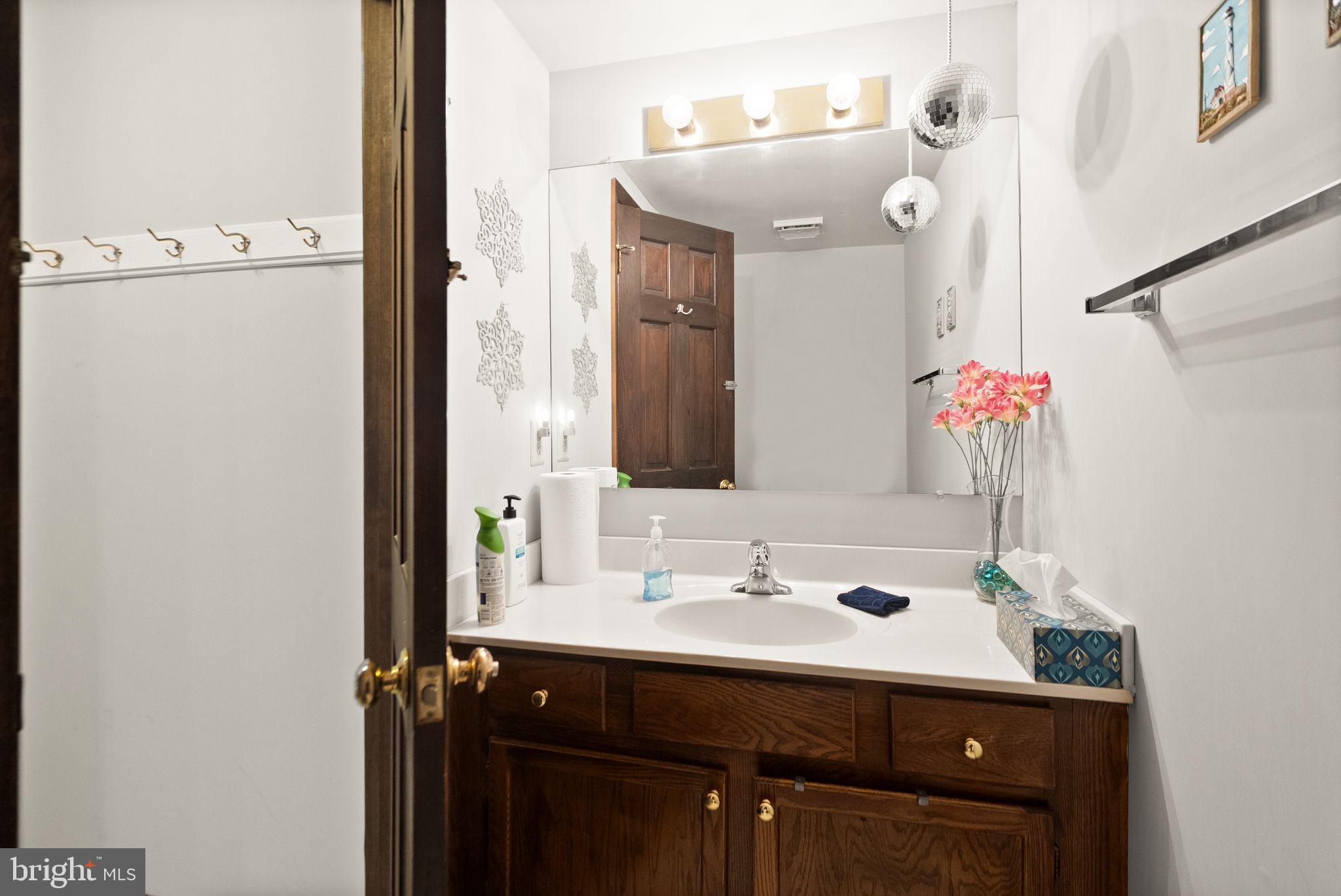 LAKE FAIRFAX PARK ESTATE - Residential