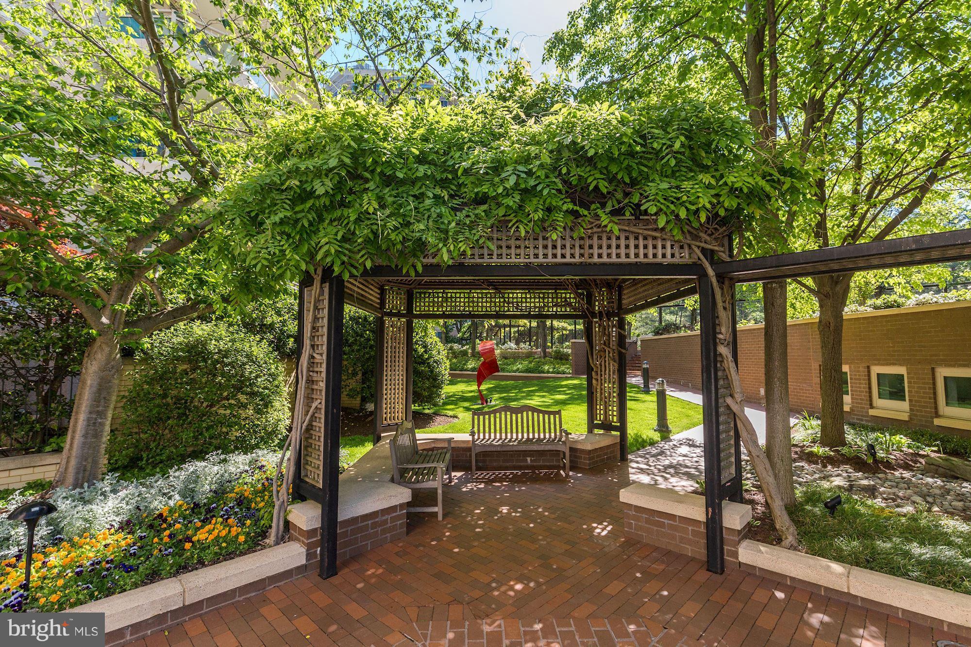 SOMERSET HOUSE CONDOS - Residential