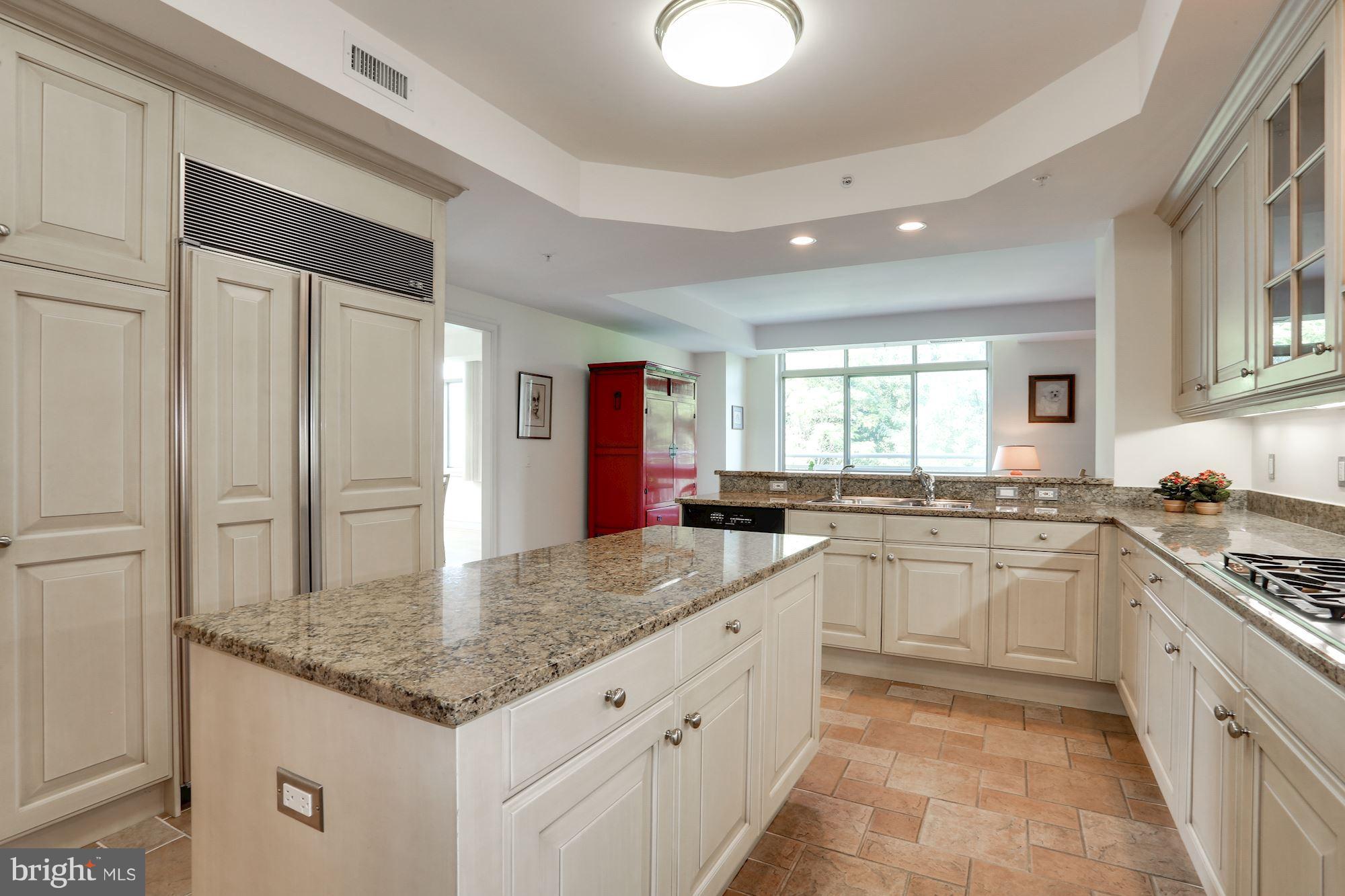 SOMERSET HOUSE CONDOS - Residential