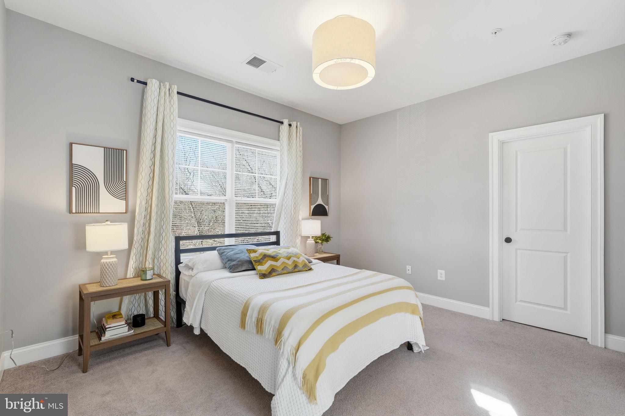 LINCOLN PARK - Residential