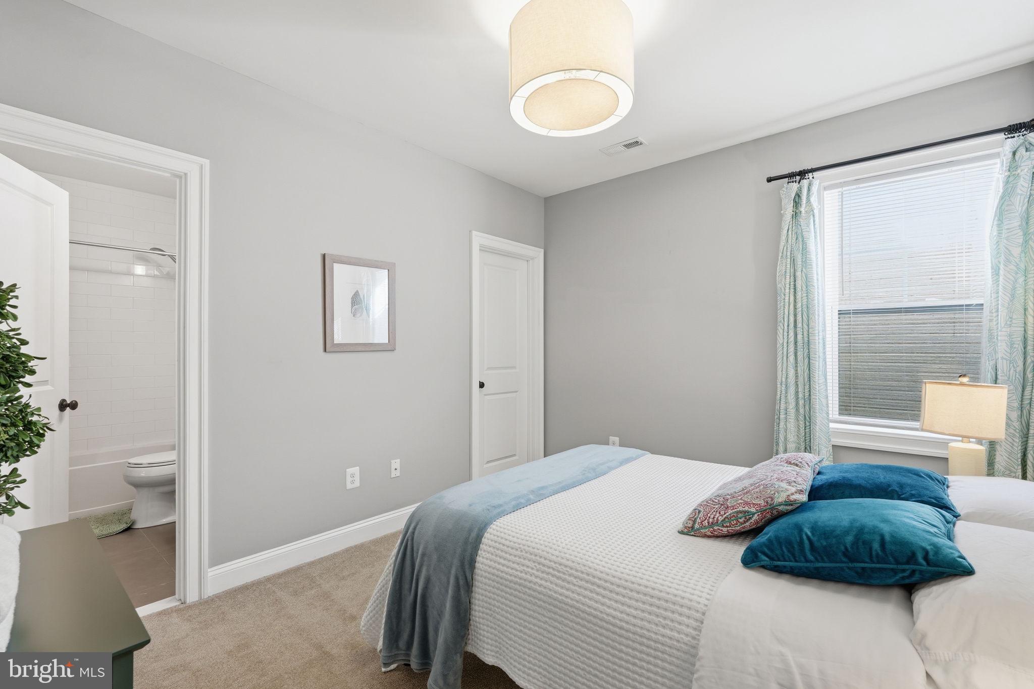 LINCOLN PARK - Residential
