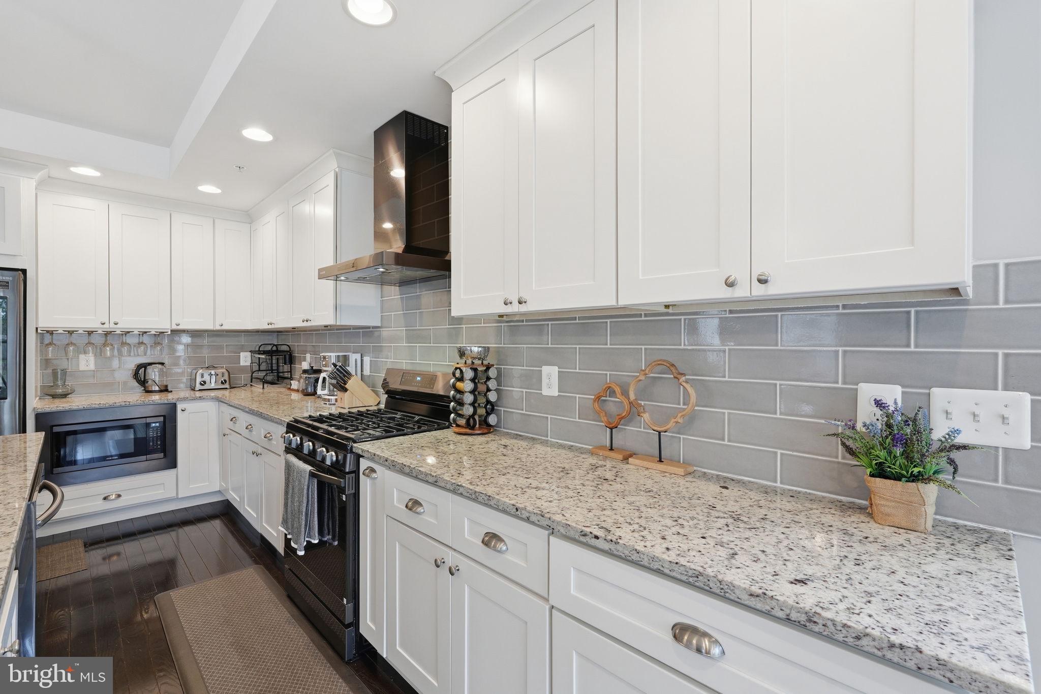 LINCOLN PARK - Residential
