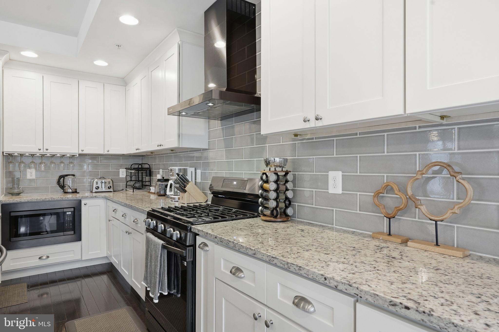 LINCOLN PARK - Residential