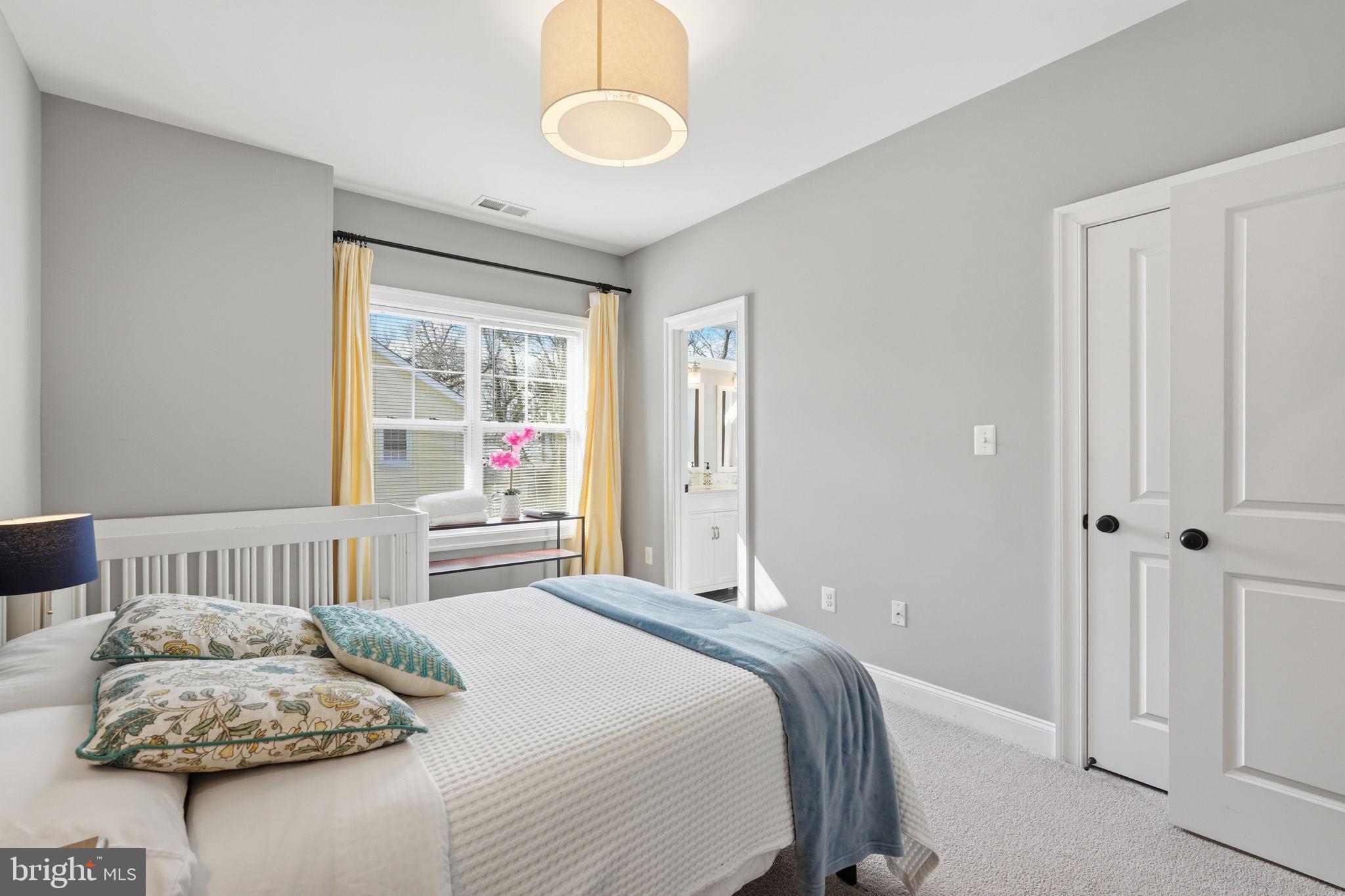 LINCOLN PARK - Residential