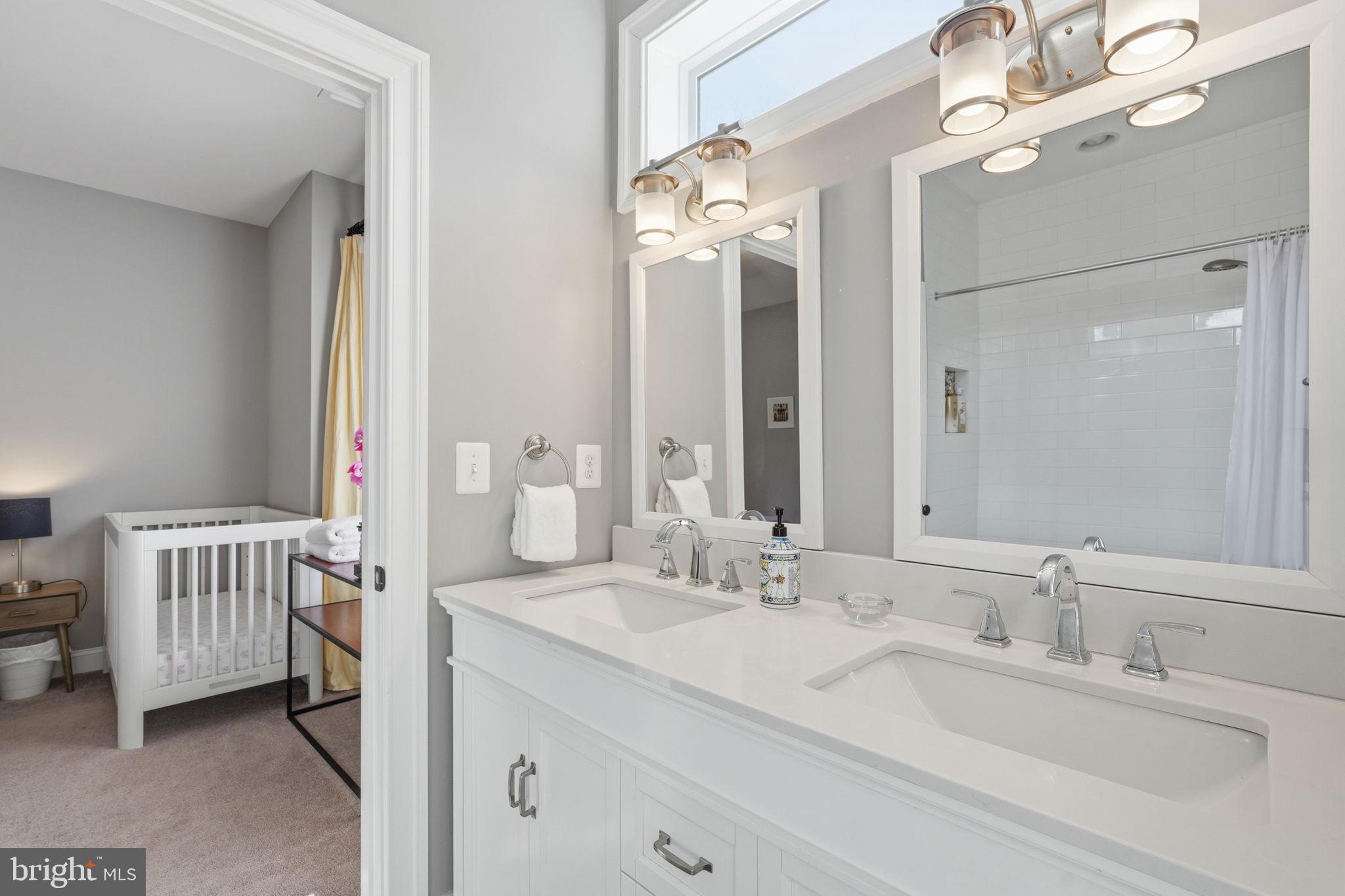 LINCOLN PARK - Residential