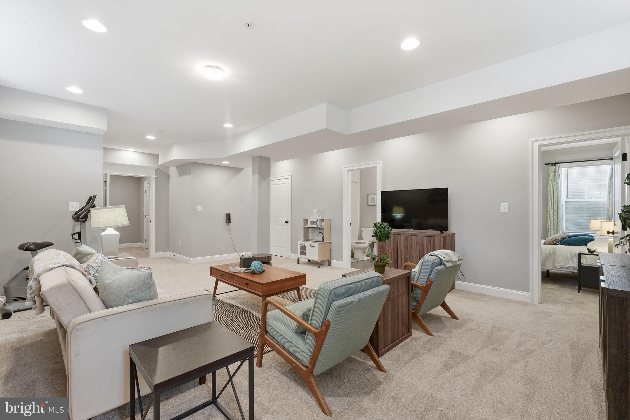 LINCOLN PARK - Residential