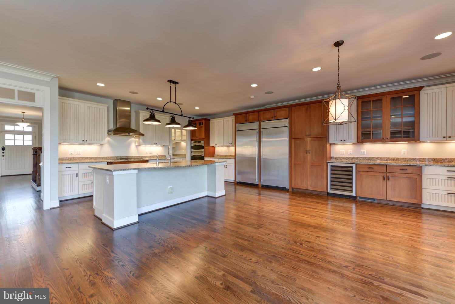 THE WILLIAMSBURG - Residential