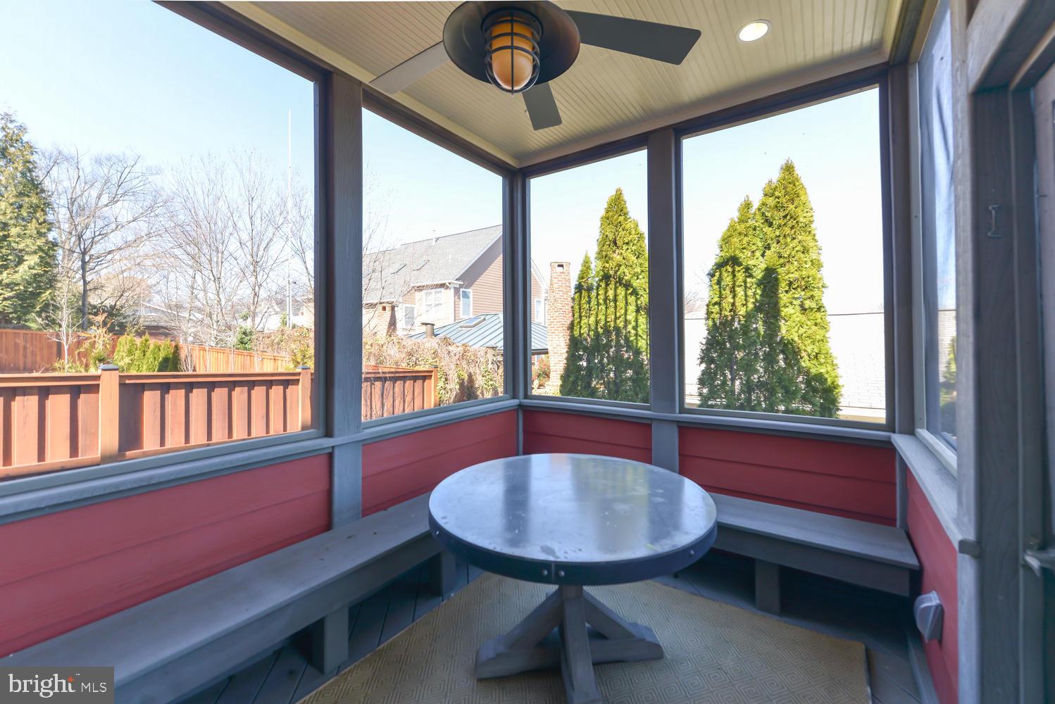 THE WILLIAMSBURG - Residential