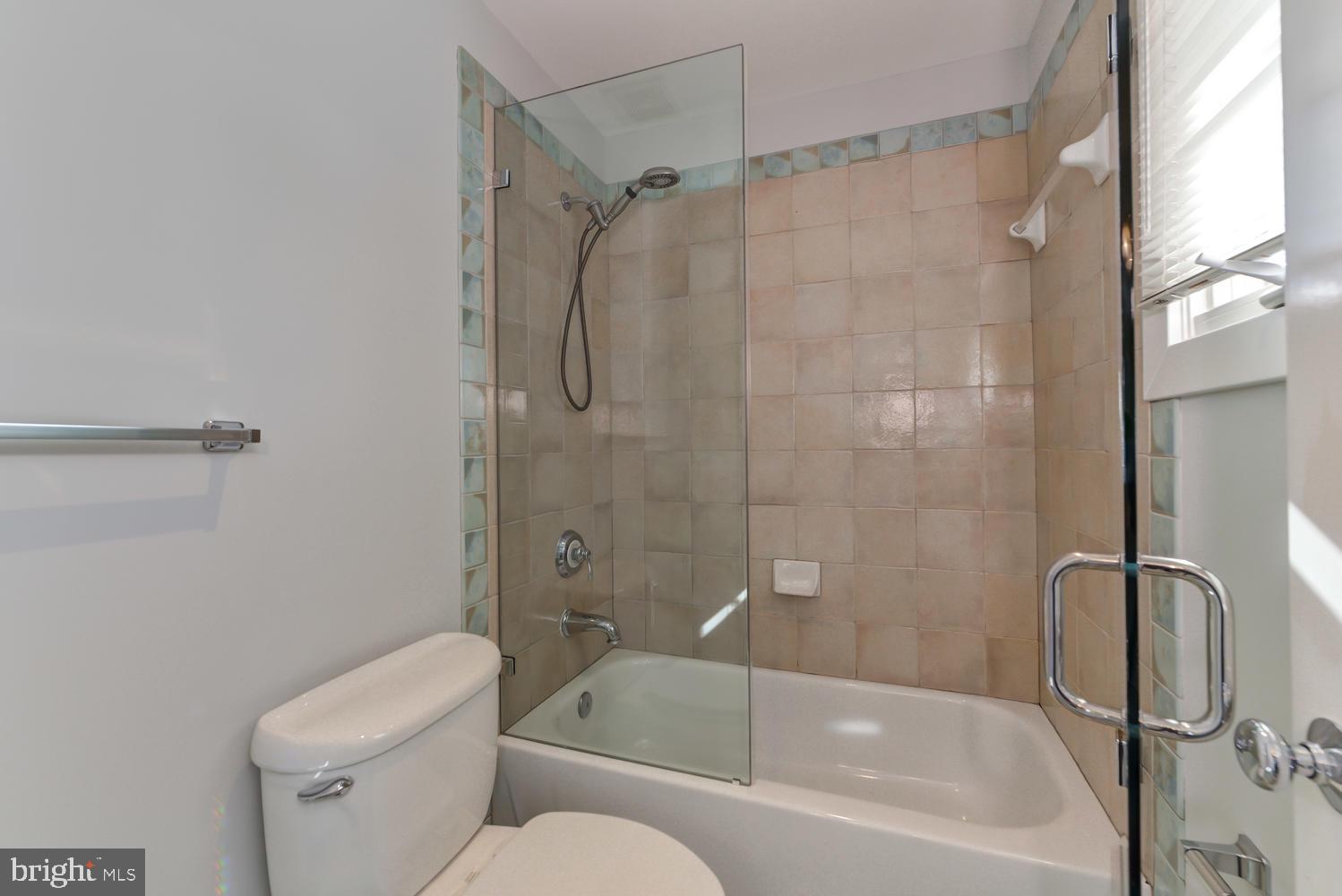 THE WILLIAMSBURG - Residential