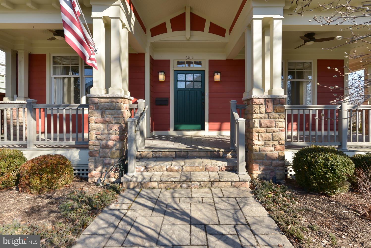 THE WILLIAMSBURG - Residential