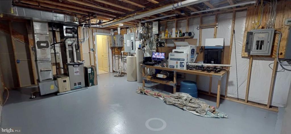 THE WILLIAMSBURG - Residential