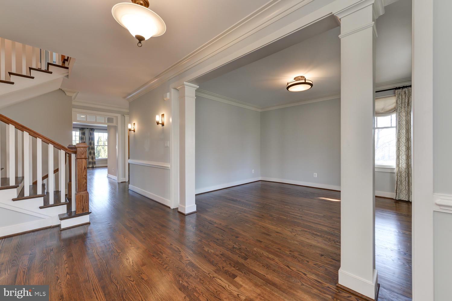 THE WILLIAMSBURG - Residential