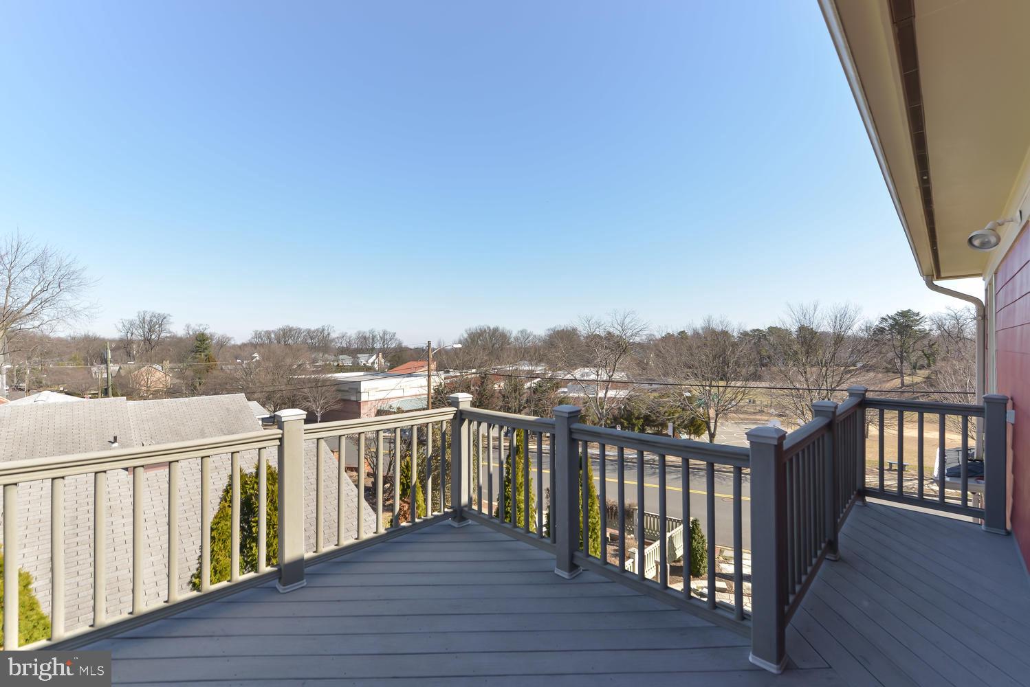 THE WILLIAMSBURG - Residential