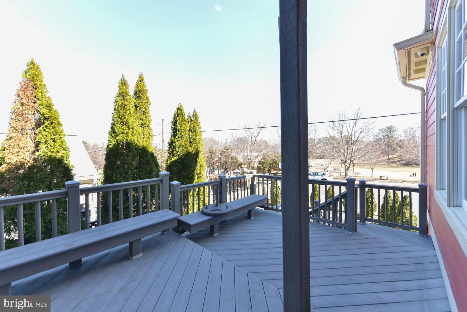 THE WILLIAMSBURG - Residential