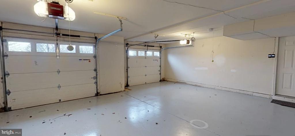 THE WILLIAMSBURG - Residential