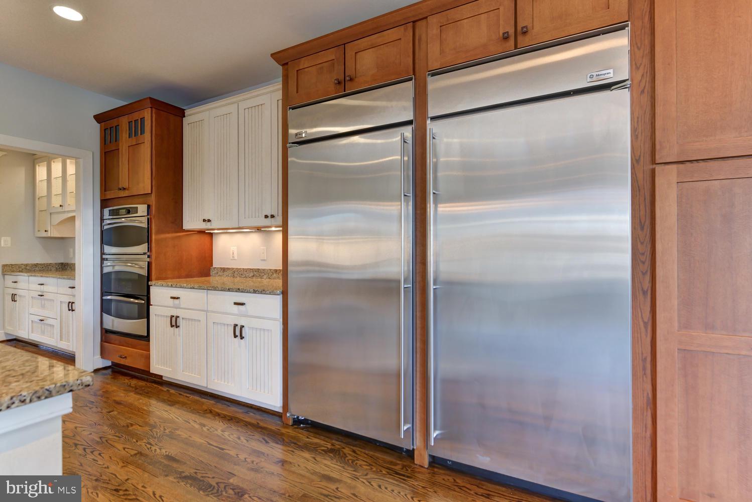 THE WILLIAMSBURG - Residential