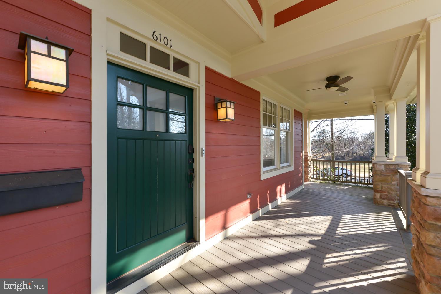 THE WILLIAMSBURG - Residential