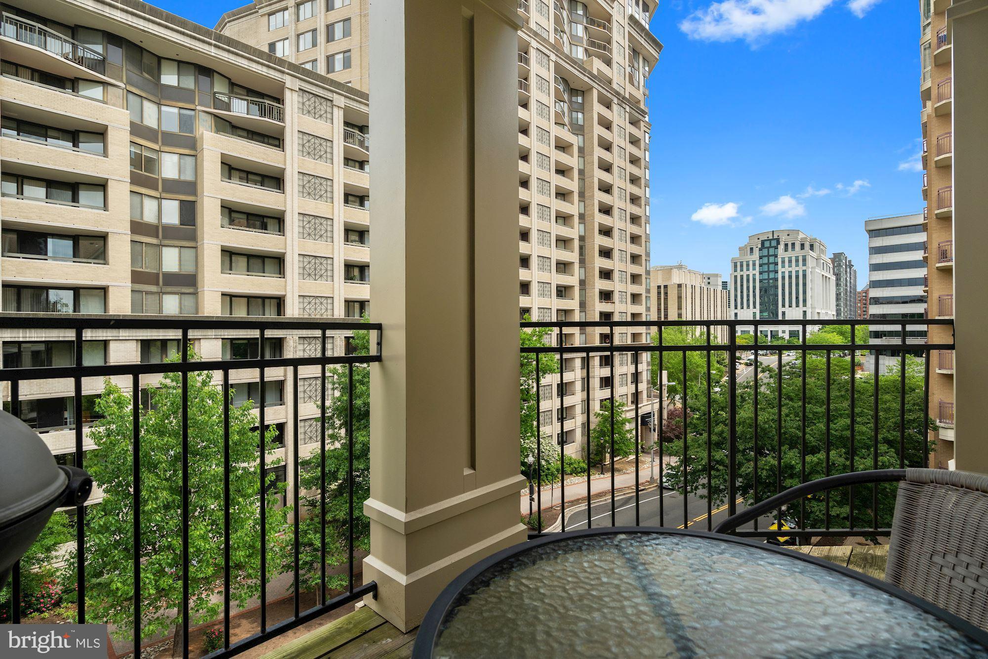 COURTHOUSE HILL - Residential